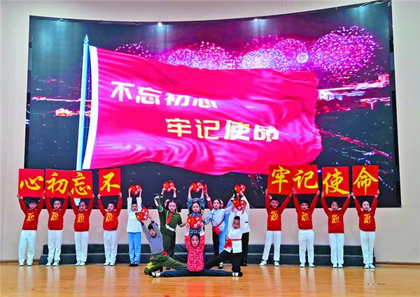 孙绍骋在参加呼和浩特市代表团审议时强调 首府要以“首善之地”的标准带头做好各项工作